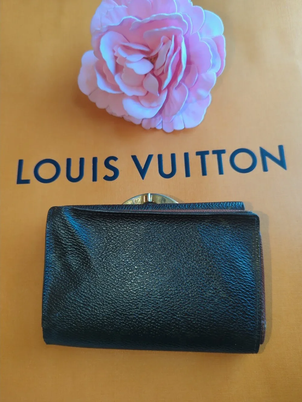 Louis Vuitton Authentic Monogram Compact Kisslock Leather Canvas Wallet